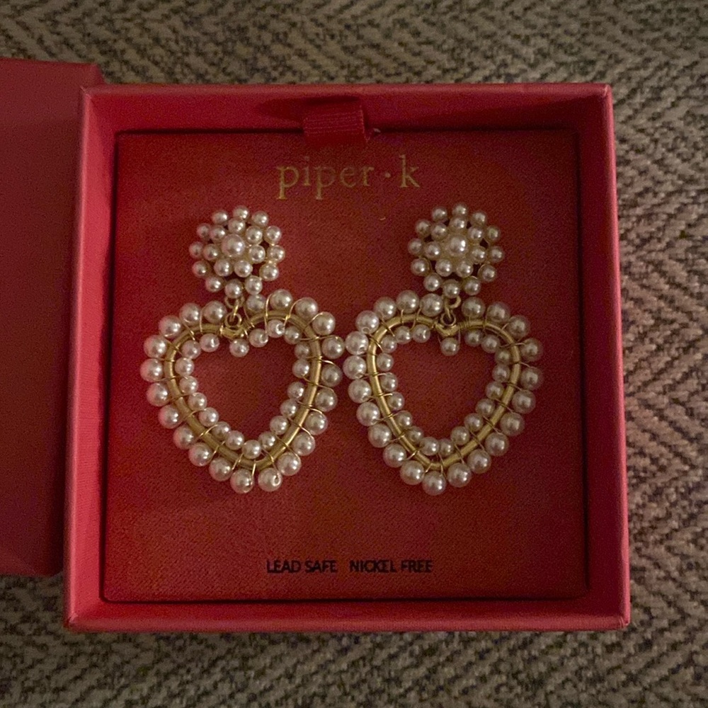 Pearl Heart Earrings NWT